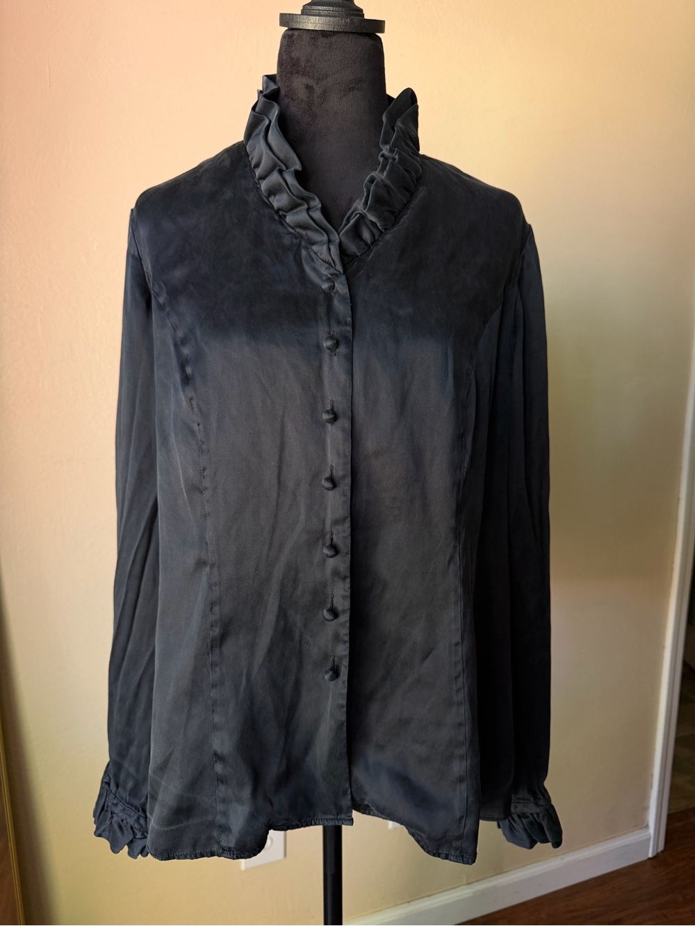 Silk blouse ruffle vintage Pendleton size 12 distressed